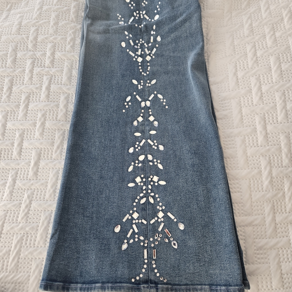 Good American Blue Embellished Flare Jeans - Picture 7 of 8
